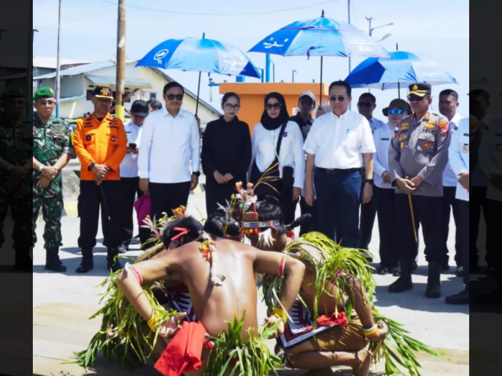 Tarian Turug Laggai Sambut Kunjungi DPD RI