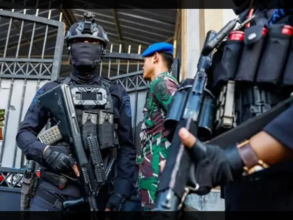 Jejak Ledakan SMAN 72: Dari Rumah Pecah, Sendiri dan Terpendam